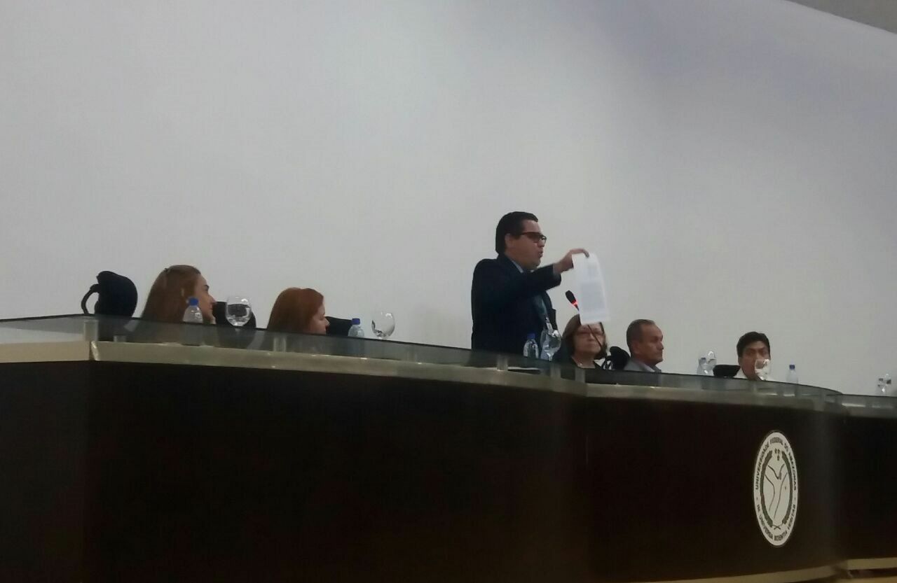 Estudantes, docentes e demais membros da comunidade universitária participaram da abertura.